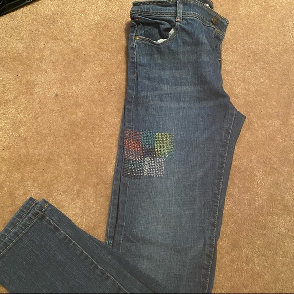 2 pair Tommy Hilfiger Jeans - Picture 9 of 11